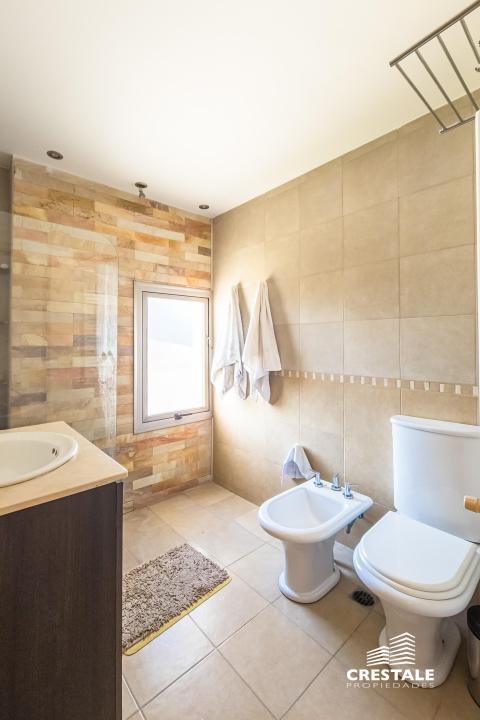 Casa 5 dormitorios en venta Kentucky Club De Campo, Funes. CHO2097585 Crestale Propiedades