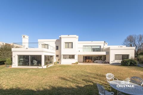 Casa 5 dormitorios en venta Kentucky Club De Campo, Funes. CHO2097585 Crestale Propiedades
