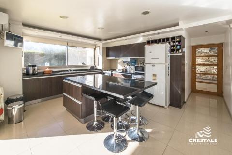 Casa 5 dormitorios en venta Kentucky Club De Campo, Funes. CHO2097585 Crestale Propiedades