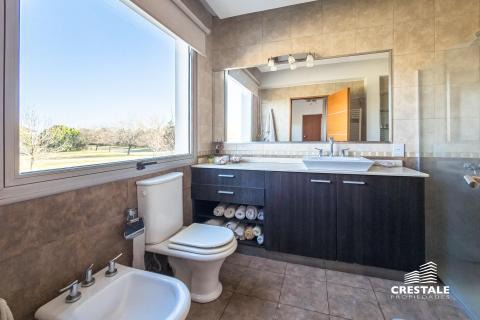 Casa 5 dormitorios en venta Kentucky Club De Campo, Funes. CHO2097585 Crestale Propiedades
