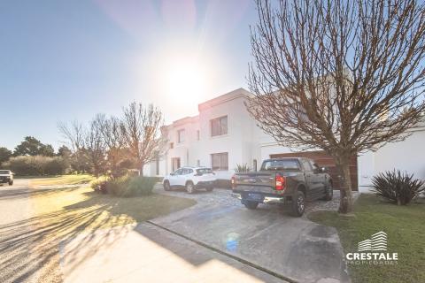Casa 5 dormitorios en venta Kentucky Club De Campo, Funes. CHO2097585 Crestale Propiedades