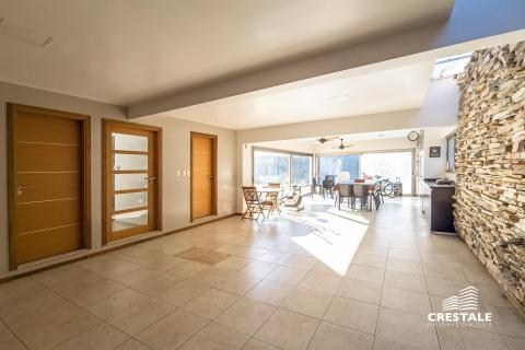 Casa 5 dormitorios en venta Kentucky Club De Campo, Funes. CHO2097585 Crestale Propiedades