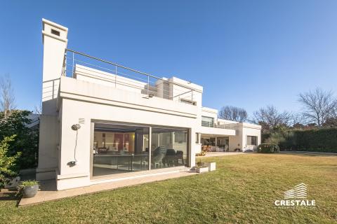 Casa 5 dormitorios en venta Kentucky Club De Campo, Funes. CHO2097585 Crestale Propiedades