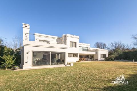 Casa 5 dormitorios en venta Kentucky Club De Campo, Funes. CHO2097585 Crestale Propiedades