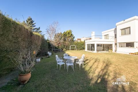 Casa 5 dormitorios en venta Kentucky Club De Campo, Funes. CHO2097585 Crestale Propiedades