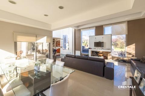 Casa 5 dormitorios en venta Kentucky Club De Campo, Funes. CHO2097585 Crestale Propiedades