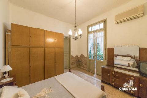 Departamento de pasillo 2 dormitorios en venta Rosario, Roca y 3 de Febrero. CPH4862234 Crestale Propiedades