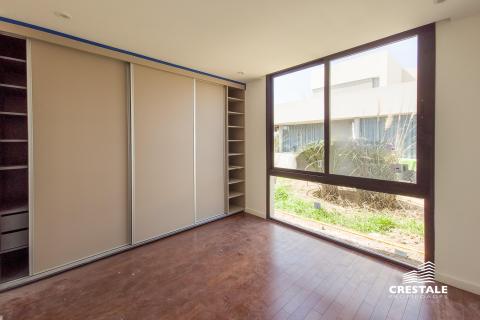 Casa 3 dormitorios en venta Funes, San Sebastián. CHO5533407 Crestale Propiedades