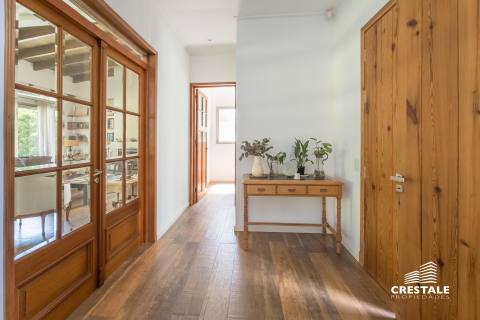 Casa 5 dormitorios en venta Country Golf Rosario, Rosario. CHO4670072 Crestale Propiedades