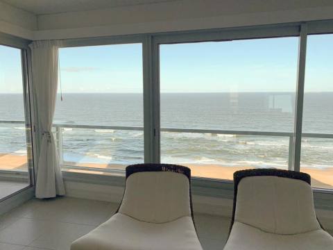 Departamento 2 dormitorios en venta Punta Del Este - Torre Le Parc , Punta del Este. CAP5645505 Crestale Propiedades