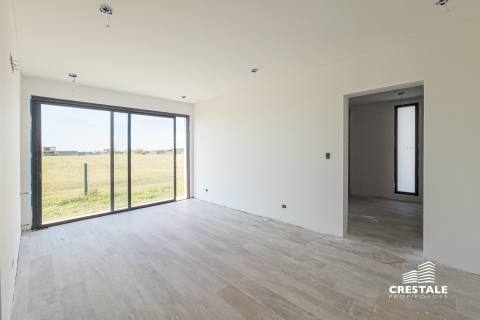 Casa 3 dormitorios en venta Vida Club De Campo, Funes. CHO6044910 Crestale Propiedades