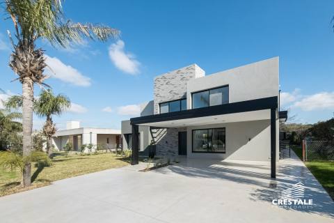 Casa 4 dormitorios en venta Cadaques Funes Hills, Funes. CHO6155611 Crestale Propiedades