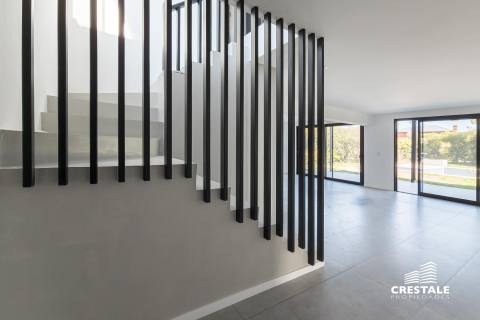 Casa 4 dormitorios en venta Cadaques Funes Hills, Funes. CHO6155611 Crestale Propiedades