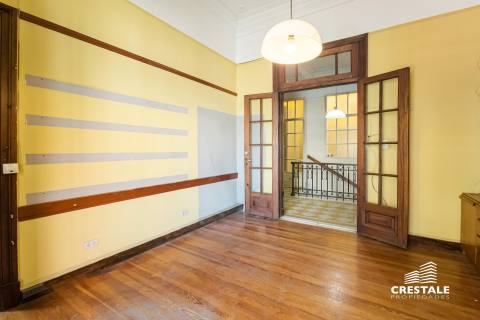 Casa 5 dormitorios en alquiler Córdoba Y España, Rosario. CHO6332585 Crestale Propiedades