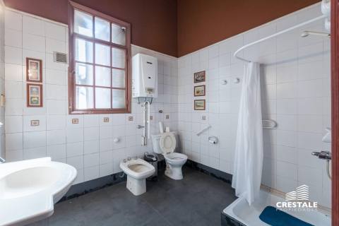 Casa 5 dormitorios en alquiler Córdoba Y España, Rosario. CHO6332585 Crestale Propiedades