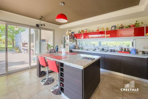 Casa 4 dormitorios en venta Funes Hills Miraflores, Funes. CHO6473351 Crestale Propiedades