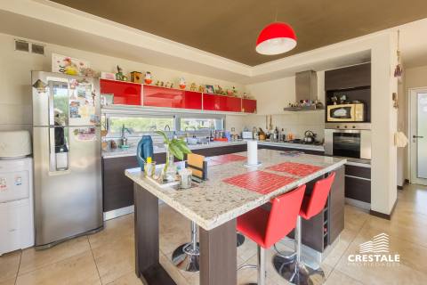Casa 4 dormitorios en venta Funes Hills Miraflores, Funes. CHO6473351 Crestale Propiedades