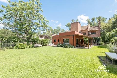 Casa 4 dormitorios en venta Bv. Argentino Y Acevedo, Rosario. CHO6575751 Crestale Propiedades