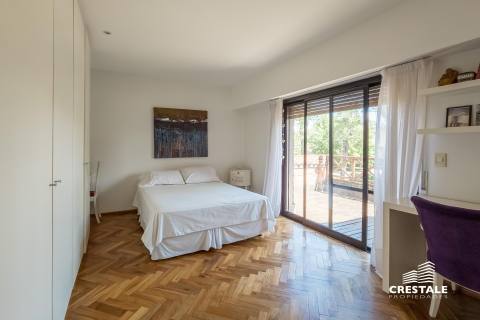 Casa 4 dormitorios en venta Bv. Argentino Y Acevedo, Rosario. CHO6575751 Crestale Propiedades