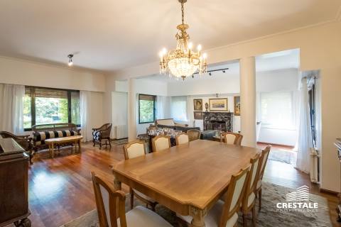Casa 4 dormitorios en venta Bv. Argentino Y Acevedo, Rosario. CHO6575751 Crestale Propiedades