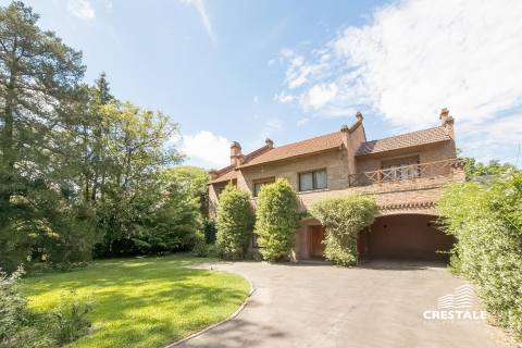 Casa 4 dormitorios en venta Bv. Argentino Y Acevedo, Rosario. CHO6575751 Crestale Propiedades