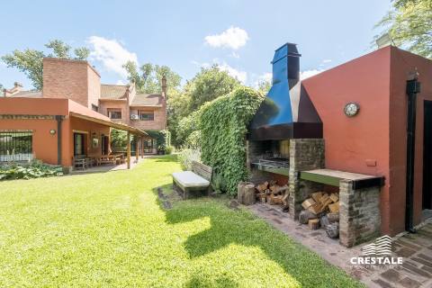 Casa 4 dormitorios en venta Bv. Argentino Y Acevedo, Rosario. CHO6575751 Crestale Propiedades