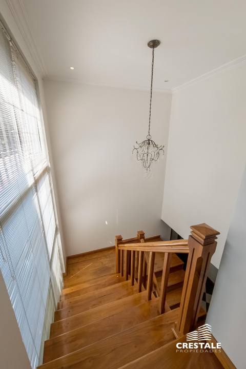 Casa 4 dormitorios en venta Bv. Argentino Y Acevedo, Rosario. CHO6575751 Crestale Propiedades