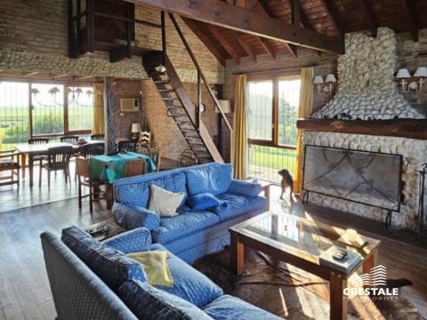 Casa 8 dormitorios en venta Victoria - Entre Ríos, Victoria. CHO6594659 Crestale Propiedades