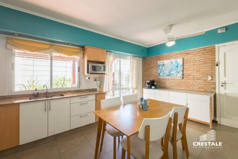 Casa 4 dormitorios en venta Alvear 2800, Rosario. CHO6596770 Crestale Propiedades