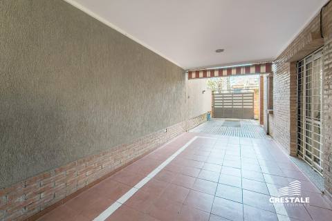 Casa 4 dormitorios en venta Alvear 2800, Rosario. CHO6596770 Crestale Propiedades