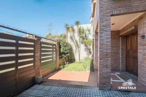 Casa 4 dormitorios en venta Alvear 2800, Rosario. CHO6596770 Crestale Propiedades