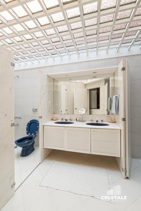 Casa 3 dormitorios en venta Alvear Y Montevideo, Rosario. CLA6674189 Crestale Propiedades