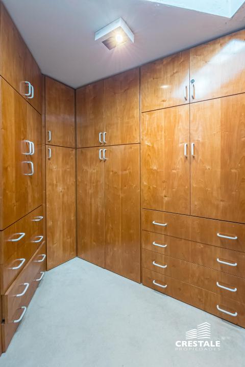 Casa 3 dormitorios en venta Alvear Y Montevideo, Rosario. CLA6674189 Crestale Propiedades