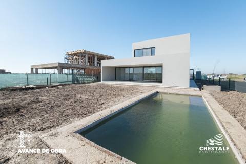 Casa 4 dormitorios en venta Vida Club De Campo, Funes. CHO6772850 Crestale Propiedades