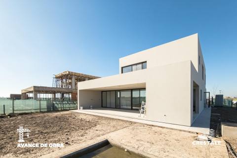 Casa 4 dormitorios en venta Vida Club De Campo, Funes. CHO6772850 Crestale Propiedades