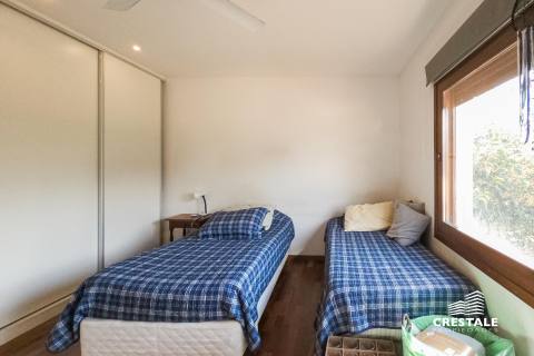 Casa 4 dormitorios en venta Aldea Country Golf Rosario, Rosario. CHO6819957 Crestale Propiedades