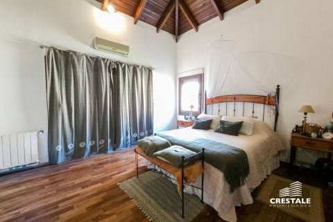 Casa 4 dormitorios en venta Aldea Country Golf Rosario, Rosario. CHO6819957 Crestale Propiedades