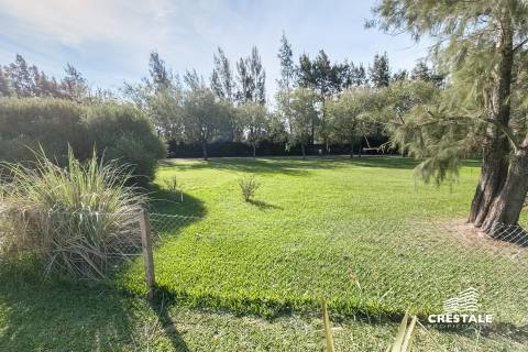 Casa 4 dormitorios en venta Aldea Country Golf Rosario, Rosario. CHO6819957 Crestale Propiedades
