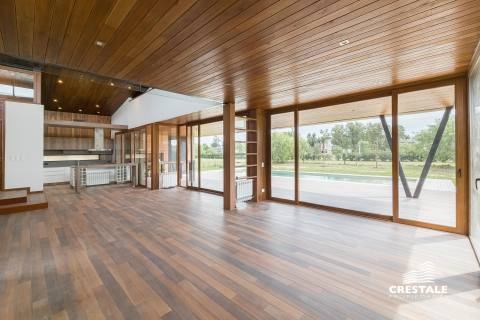 Casa 3 dormitorios en venta Vida, Funes. CHO6872147 Crestale Propiedades