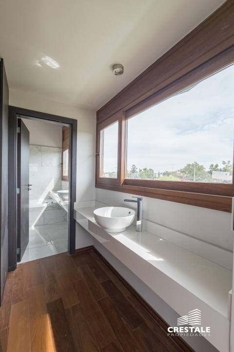 Casa 3 dormitorios en venta Vida, Funes. CHO6872147 Crestale Propiedades