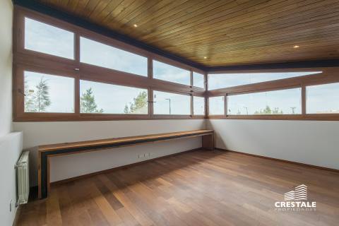 Casa 3 dormitorios en venta Vida, Funes. CHO6872147 Crestale Propiedades