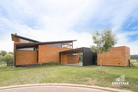 Casa 3 dormitorios en venta Vida, Funes. CHO6872147 Crestale Propiedades