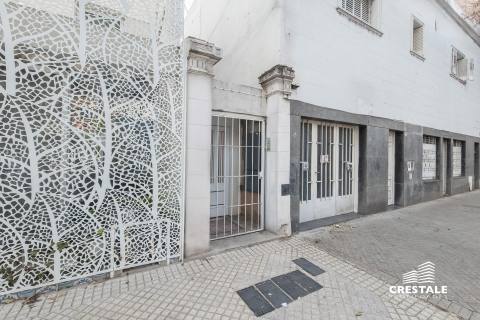 Departamento de pasillo 2 dormitorios en venta España 1800, Rosario. CHO6875246 Crestale Propiedades