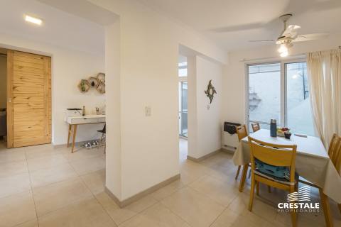 Departamento de pasillo 2 dormitorios en venta España 1800, Rosario. CHO6875246 Crestale Propiedades
