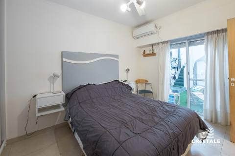 Departamento de pasillo 2 dormitorios en venta España 1800, Rosario. CHO6875246 Crestale Propiedades