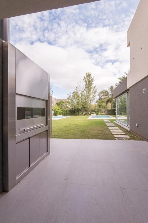 Casa 3 dormitorios en venta Aldea Fisherton - Malabia 1200, Rosario. CHO6877871 Crestale Propiedades