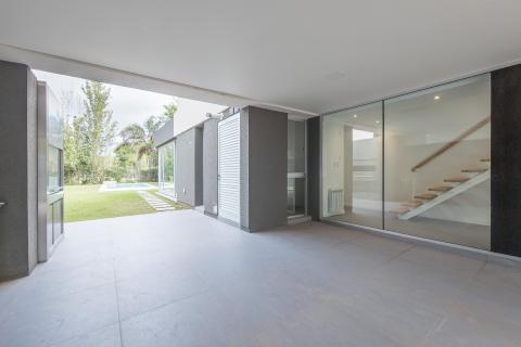 Casa 3 dormitorios en venta Aldea Fisherton - Malabia 1200, Rosario. CHO6877871 Crestale Propiedades