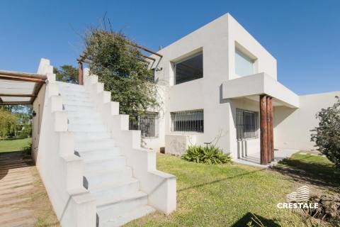 Casa 2 dormitorios en venta El Molino - Calle Pampero, Roldán. CHO6921015 Crestale Propiedades