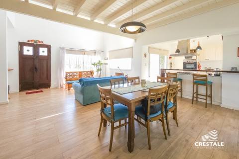 Casa 2 dormitorios en venta El Molino - Calle Pampero, Roldán. CHO6921015 Crestale Propiedades