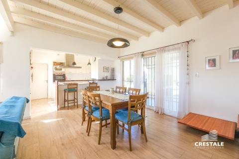 Casa 2 dormitorios en venta El Molino - Calle Pampero, Roldán. CHO6921015 Crestale Propiedades